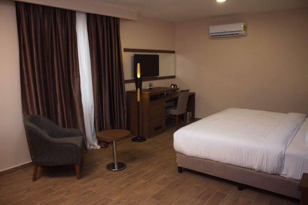 Ah Hotel And Conferences Madina Exterior foto